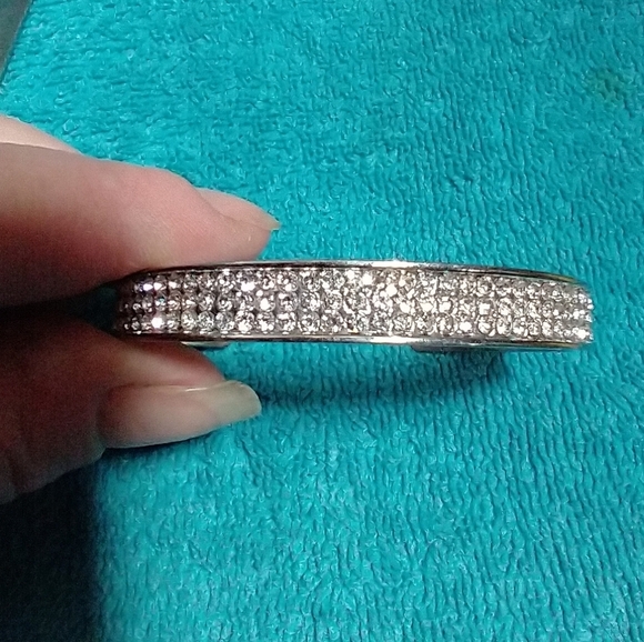 Elegant Silvertone Crystal Cuff Bracelet Vintage - Picture 7 of 7